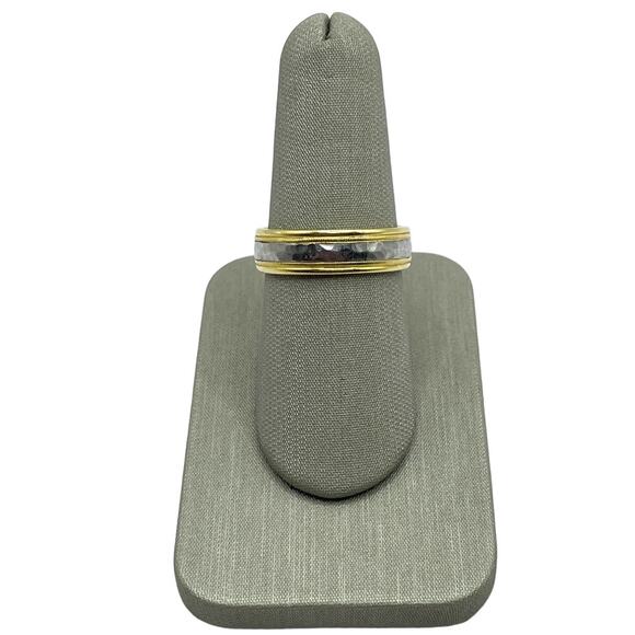 18K Yellow Gold & Platinum Two-tone hammered Style Ring (2055) - Picture 3 of 3